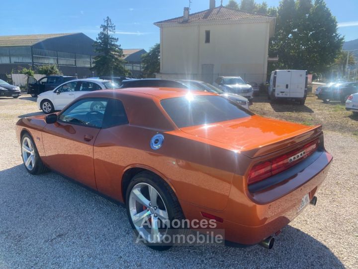 Dodge Challenger SRT8 - 3