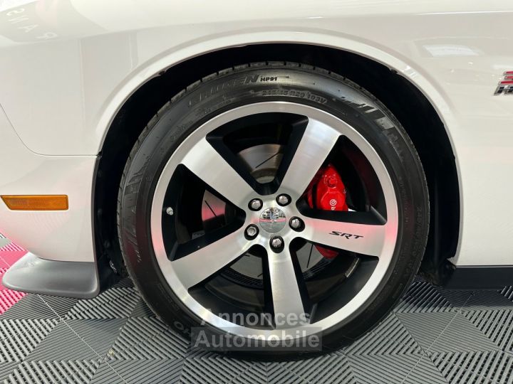Dodge Challenger SRT8 HEMI V8 64 SRT8 Homologuée - 30