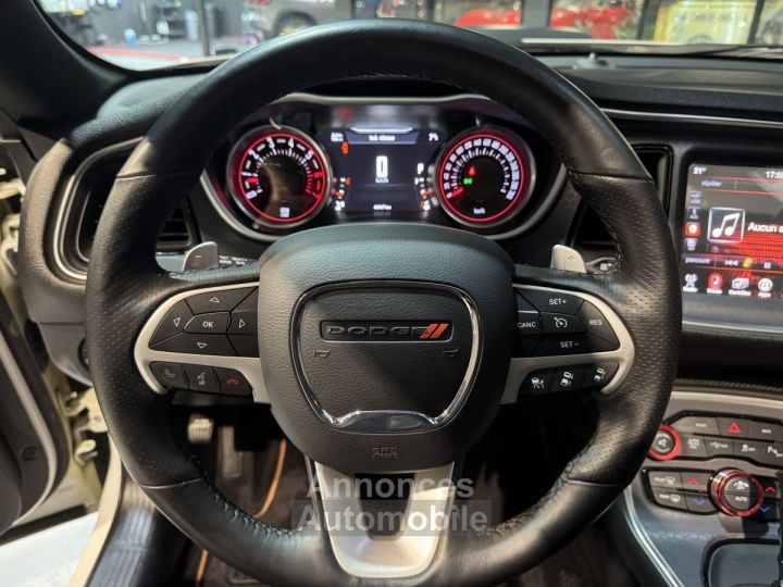Dodge Challenger R/T SCAT PACK SHAKER V8 64 - 11