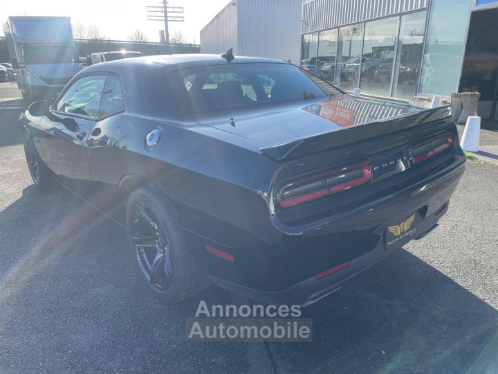 Dodge Challenger Srt 64 V8 - 6