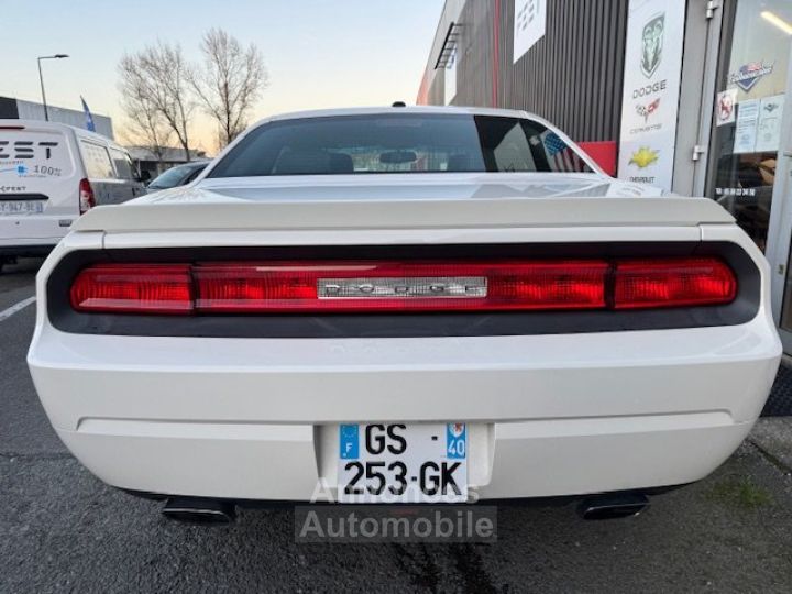 Dodge Challenger RT V8 5,7L BOITE MECANIQUE 6 - 9
