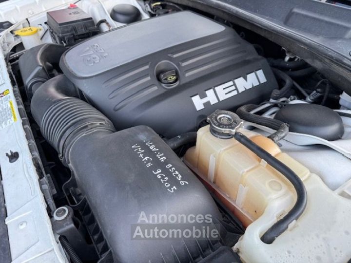 Dodge Challenger RT V8 5,7L BOITE MECANIQUE 6 - 17