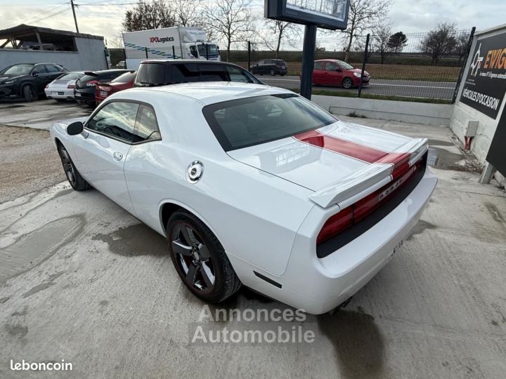 Dodge Challenger SXT 36 V6 309 ch - 3