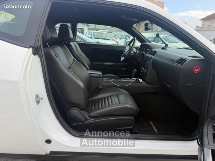 Dodge Challenger SXT 36 V6 309 ch - 13