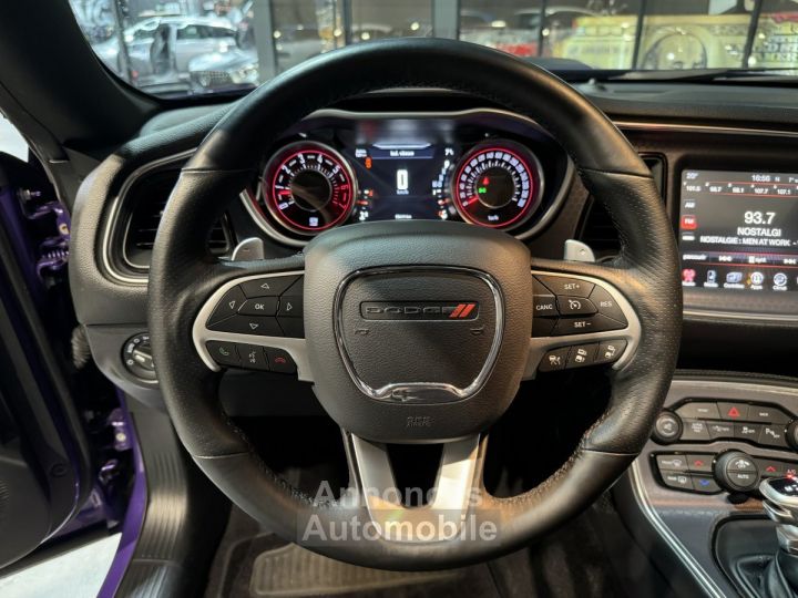 Dodge Challenger R/T SCAT PACK SHAKER V8 64 - 9