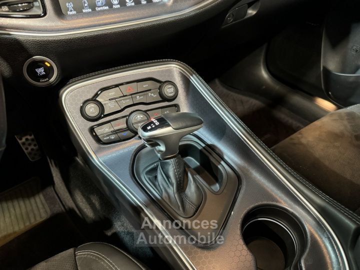 Dodge Challenger R/T SCAT PACK SHAKER V8 64 - 14