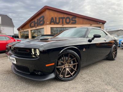 Dodge Challenger V8 64 Scat Pack 492ch boîte automatique 13280KMS NOIR JANTES 22&Prime; NAVIGATION AUDIO ALPINE *DISPONIBLE ET VISIBLE SUR NOTRE PARC* 51900 eur   - 5