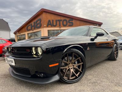 Dodge Challenger V8 64 Scat Pack 492ch boîte automatique 13280KMS NOIR JANTES 22&Prime; NAVIGATION AUDIO ALPINE *DISPONIBLE ET VISIBLE SUR NOTRE PARC* 51900 eur   - 8