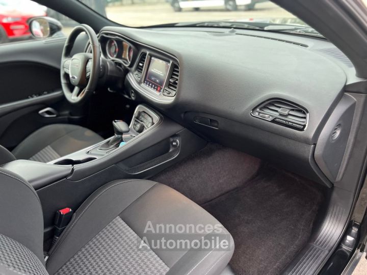 Dodge Challenger V8 64 Scat Pack 492ch boîte automatique 13280KMS NOIR JANTES 22&Prime; NAVIGATION AUDIO ALPINE *DISPONIBLE ET VISIBLE SUR NOTRE PARC* 51900 eur - 13