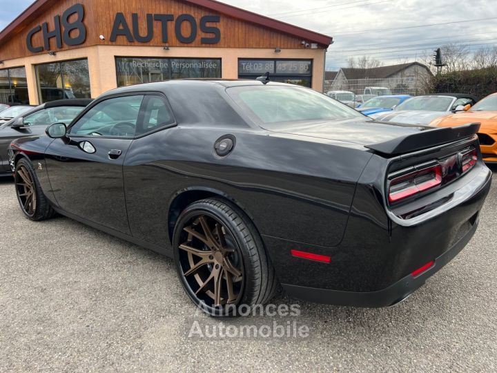 Dodge Challenger V8 64 Scat Pack 492ch boîte automatique 13280KMS NOIR JANTES 22&Prime; NAVIGATION AUDIO ALPINE *DISPONIBLE ET VISIBLE SUR NOTRE PARC* 51900 eur - 31