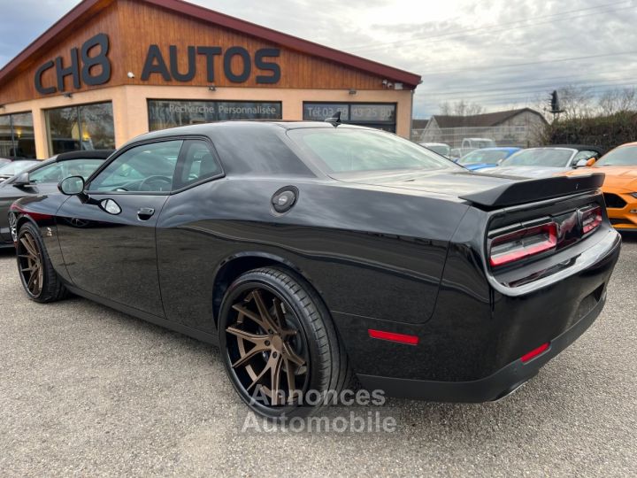 Dodge Challenger V8 64 Scat Pack 492ch boîte automatique 13280KMS NOIR JANTES 22&Prime; NAVIGATION AUDIO ALPINE *DISPONIBLE ET VISIBLE SUR NOTRE PARC* 51900 eur - 32
