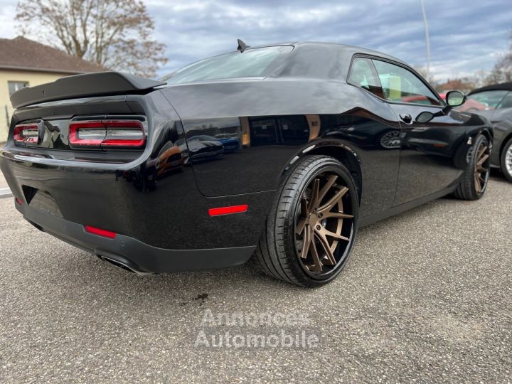 Dodge Challenger V8 64 Scat Pack 492ch boîte automatique 13280KMS NOIR JANTES 22&Prime; NAVIGATION AUDIO ALPINE *DISPONIBLE ET VISIBLE SUR NOTRE PARC* 51900 eur - 38