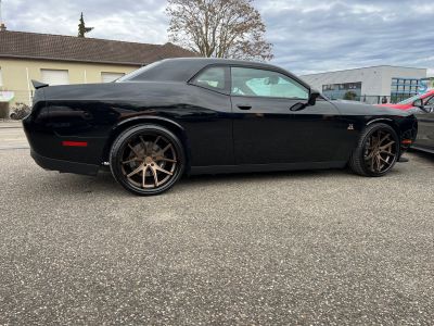 Dodge Challenger V8 64 Scat Pack 492ch boîte automatique 13280KMS NOIR JANTES 22&Prime; NAVIGATION AUDIO ALPINE *DISPONIBLE ET VISIBLE SUR NOTRE PARC* 51900 eur   - 39