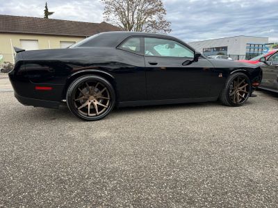 Dodge Challenger V8 64 Scat Pack 492ch boîte automatique 13280KMS NOIR JANTES 22&Prime; NAVIGATION AUDIO ALPINE *DISPONIBLE ET VISIBLE SUR NOTRE PARC* 51900 eur   - 40