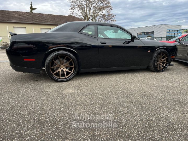 Dodge Challenger V8 64 Scat Pack 492ch boîte automatique 13280KMS NOIR JANTES 22&Prime; NAVIGATION AUDIO ALPINE *DISPONIBLE ET VISIBLE SUR NOTRE PARC* 51900 eur - 40