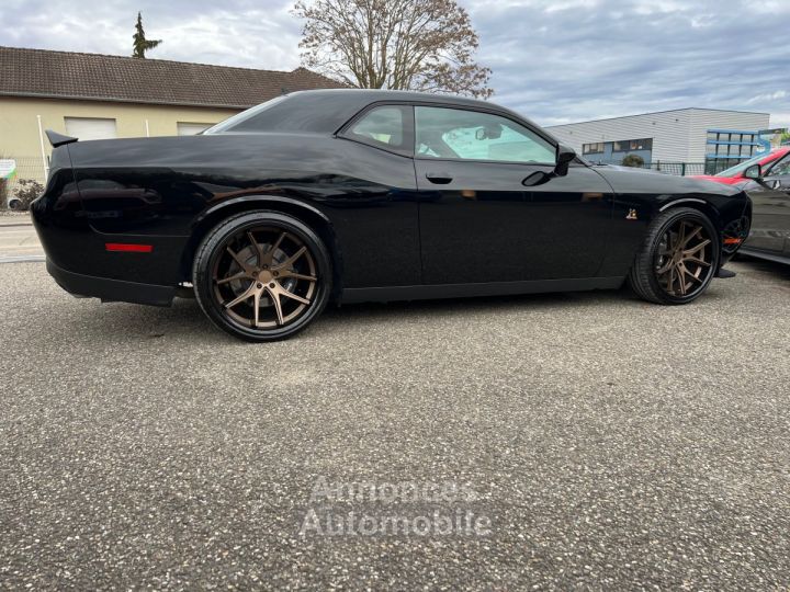 Dodge Challenger V8 64 Scat Pack 492ch boîte automatique 13280KMS NOIR JANTES 22&Prime; NAVIGATION AUDIO ALPINE *DISPONIBLE ET VISIBLE SUR NOTRE PARC* 51900 eur - 41
