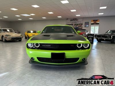 Dodge Challenger 64 v8 t scatpack   - 2