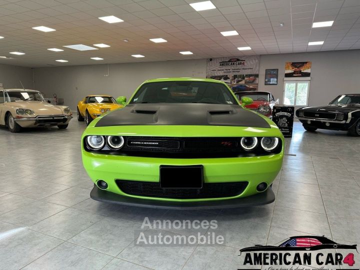 Dodge Challenger 64 v8 t scatpack - 2