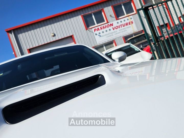 Dodge Challenger SXT Plus 36L Pentastar 305ch BVA8 - 12