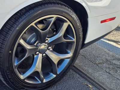 Dodge Challenger SXT Plus 36L Pentastar 305ch BVA8   - 13