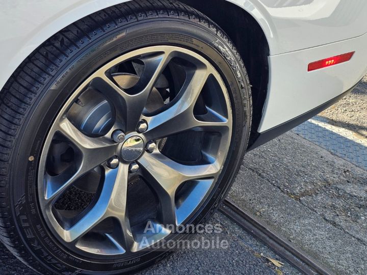 Dodge Challenger SXT Plus 36L Pentastar 305ch BVA8 - 13