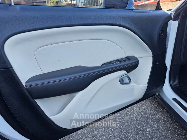 Dodge Challenger SXT Plus 36L Pentastar 305ch BVA8 - 14