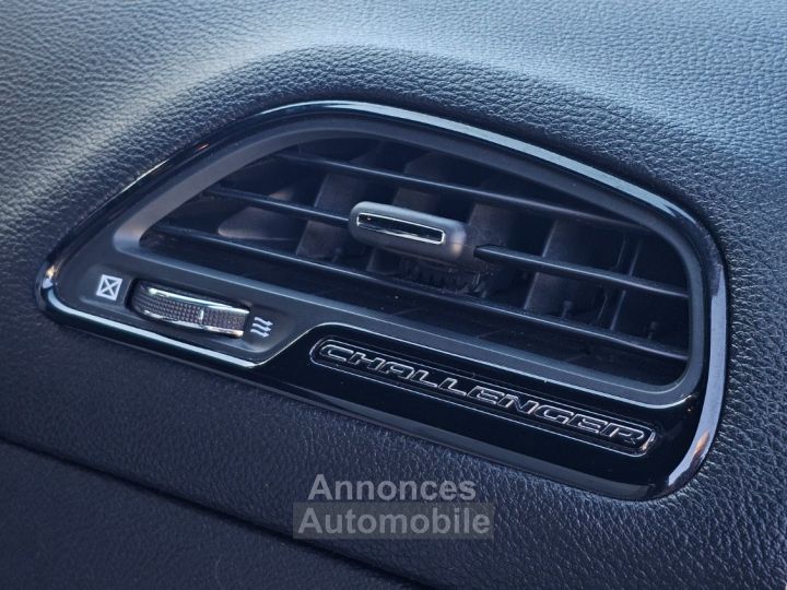 Dodge Challenger SXT Plus 36L Pentastar 305ch BVA8 - 23