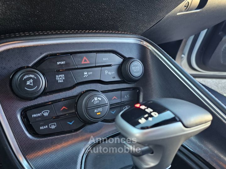 Dodge Challenger SXT Plus 36L Pentastar 305ch BVA8 - 26