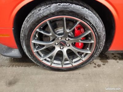 Dodge Challenger 64 SRT T-A   - 13