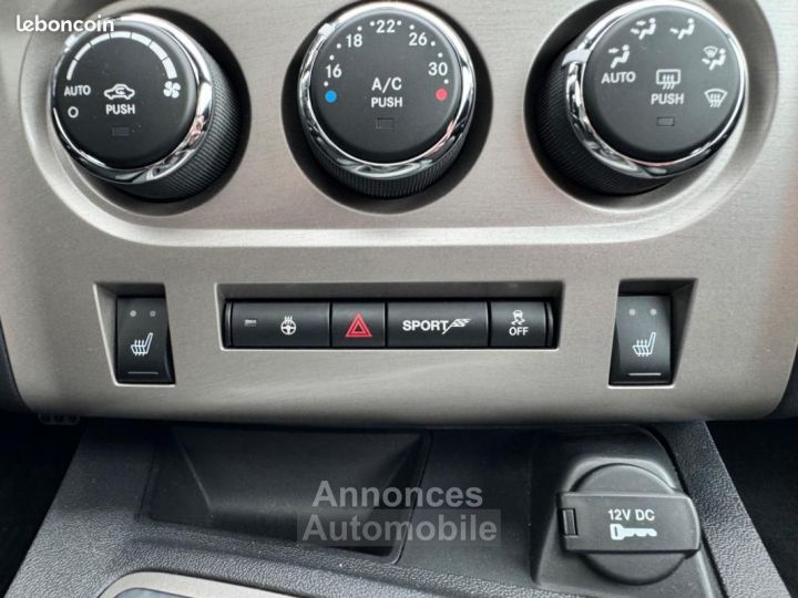 Dodge Challenger SRT-8 392 HEMI V8 64L 480ch TOIT OUVRANT SIEGES CHAUFFANTS - 12