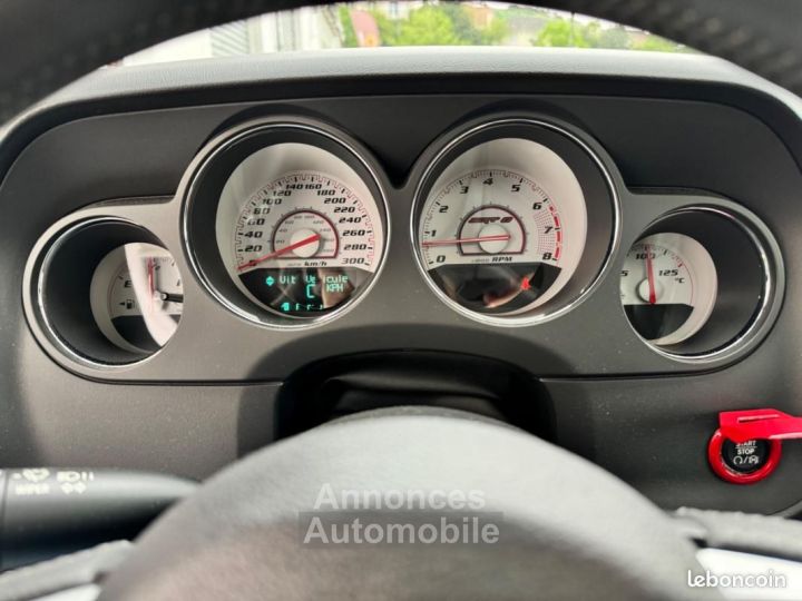 Dodge Challenger SRT-8 392 HEMI V8 64L 480ch TOIT OUVRANT SIEGES CHAUFFANTS - 13