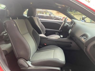 Dodge Challenger SXT Rouge   - 9