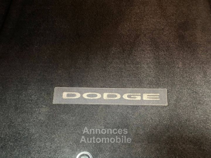 Dodge Challenger SXT Rouge - 18
