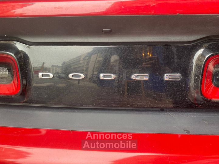 Dodge Challenger SXT Rouge - 22