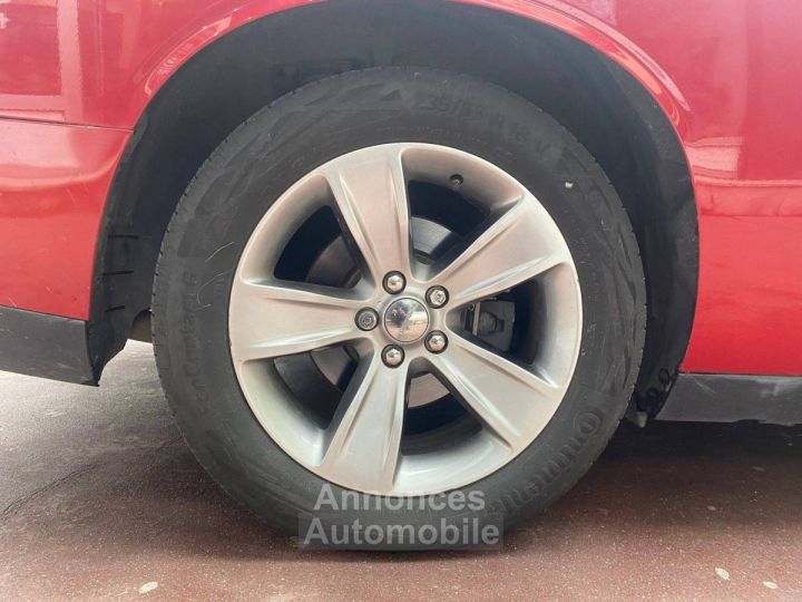 Dodge Challenger SXT Rouge - 28