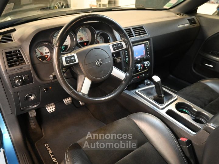 Dodge Challenger SRT8 61 431cv - 8