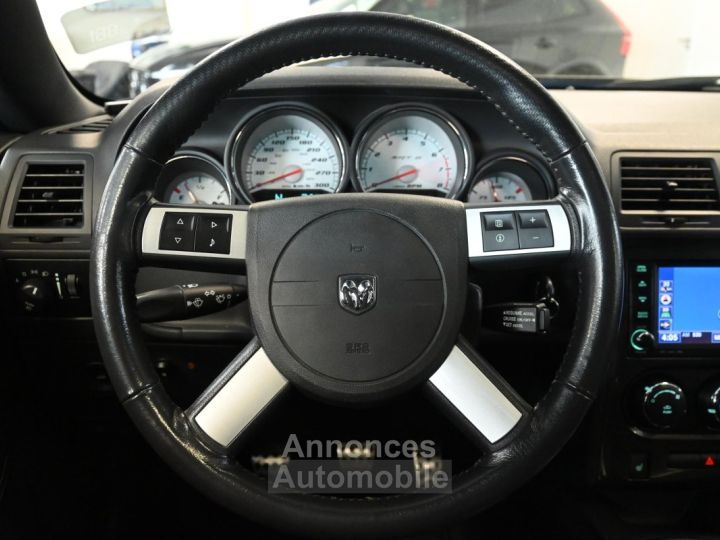 Dodge Challenger SRT8 61 431cv - 10