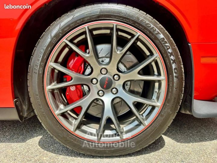 Dodge Challenger 64 SRT T-A - 19