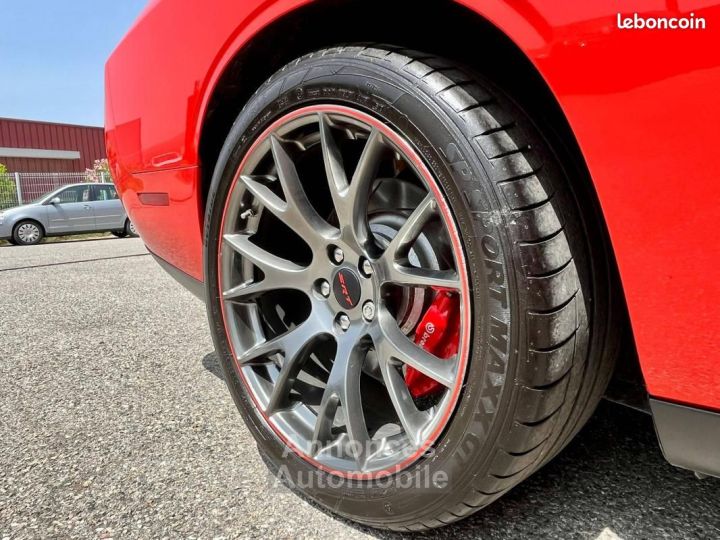 Dodge Challenger 64 SRT T-A - 20