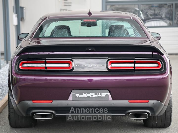 Dodge Challenger Scat Pack 64 V8 HEMI Widebody - 28