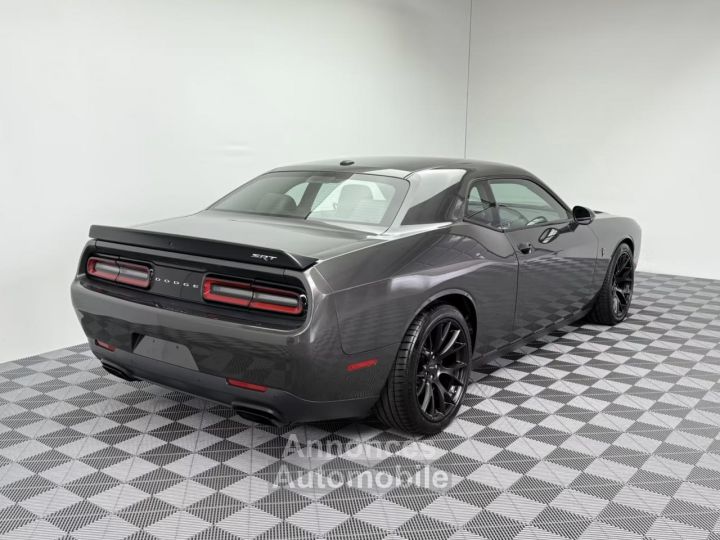 Dodge Challenger SRT HELLCAT - V8 62 - 717ch - 9