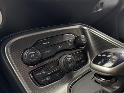 Dodge Challenger SRT HELLCAT - V8 62 - 717ch   - 23