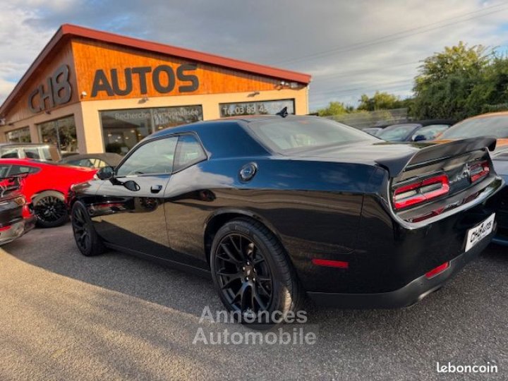 Dodge Challenger V8 64 Scat Pack noir 492ch boîte automatique 1ère main 15580kms - 5