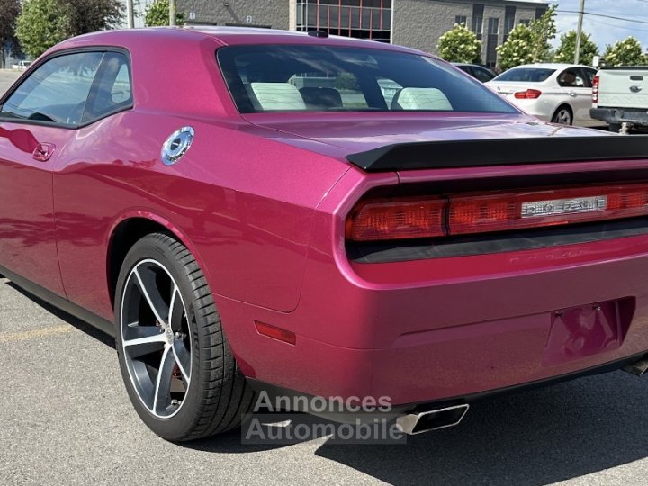 Dodge Challenger SRT8 6,1L FURIOUS FUSHIA 069/400 - 5