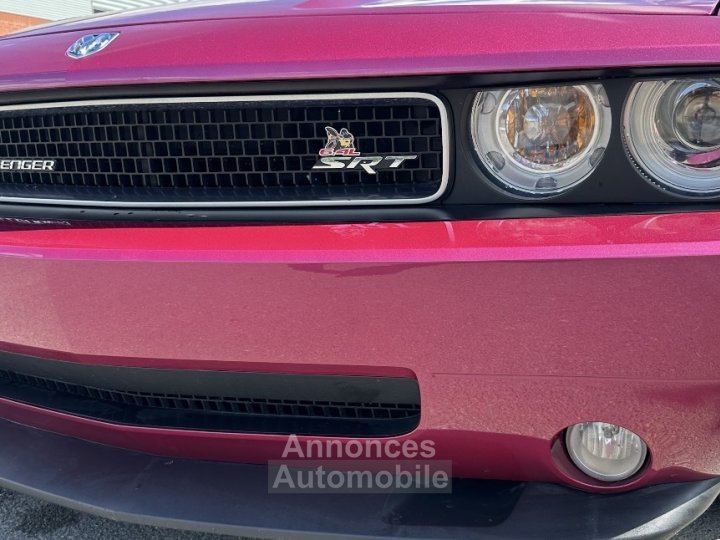 Dodge Challenger SRT8 6,1L FURIOUS FUSHIA 069/400 - 12