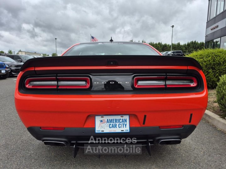 Dodge Challenger SCAT PACK WIDEBODY V8 6,4L SRT 392 - 4