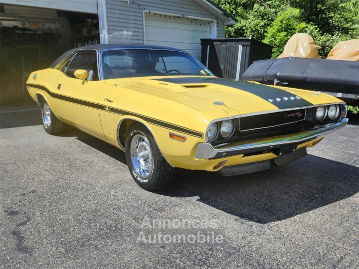 Dodge Challenger r/t  - 1