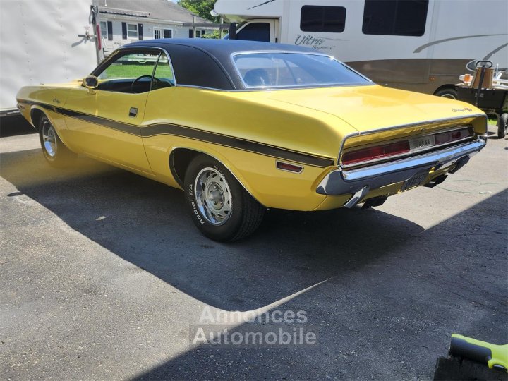 Dodge Challenger r/t  - 4