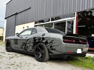 Dodge Challenger SRT Hellcat   - 2