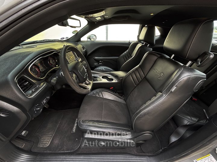 Dodge Challenger SRT Hellcat - 5
